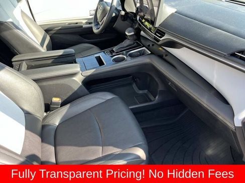 Used 2025 Toyota Sienna XSE AWD/4WD image 23