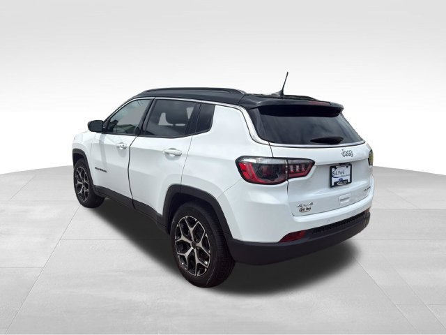 Used 2025 Jeep Compass Limited AWD/4WD image 7