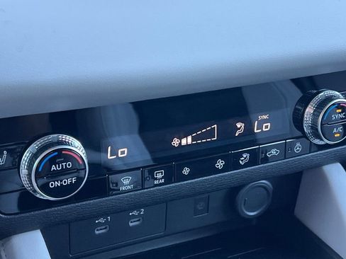 New 2026 Mitsubishi Outlander SE image 22