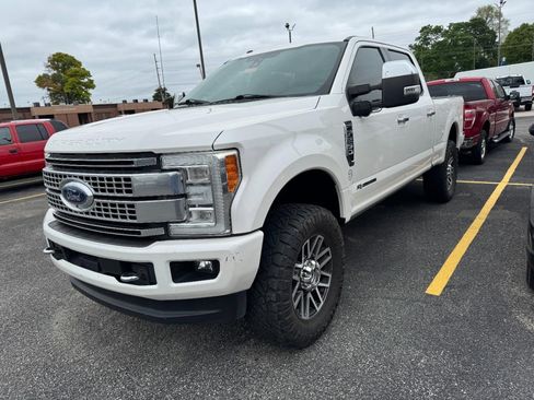 Used 2017 Ford F250 Platinum w/ Platinum Ultimate Package AWD/4WD image 8