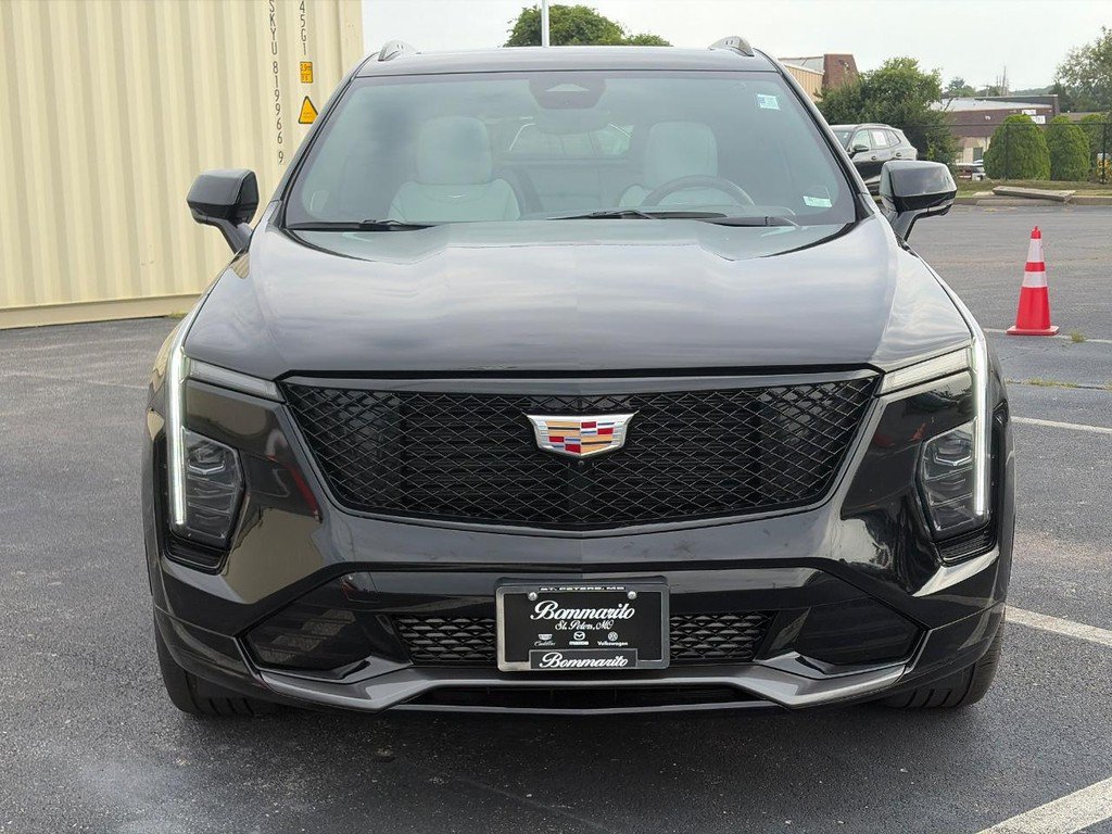 Used 2024 Cadillac XT4 Sport AWD/4WD image 2