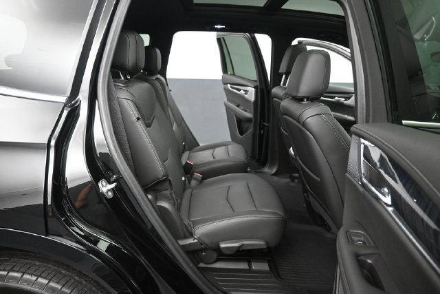 Used 2025 Cadillac XT6 Premium Luxury w/ Technology Package AWD/4WD image 25
