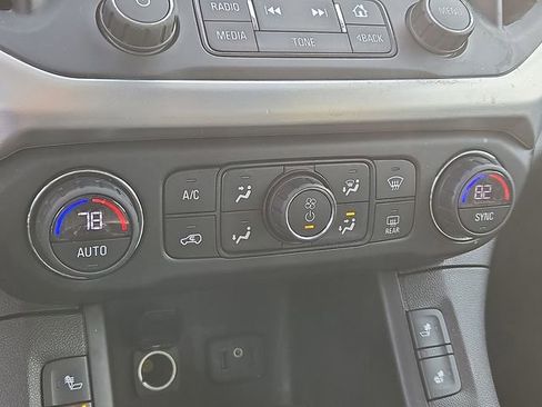 Used 2018 GMC Acadia SLT image 18