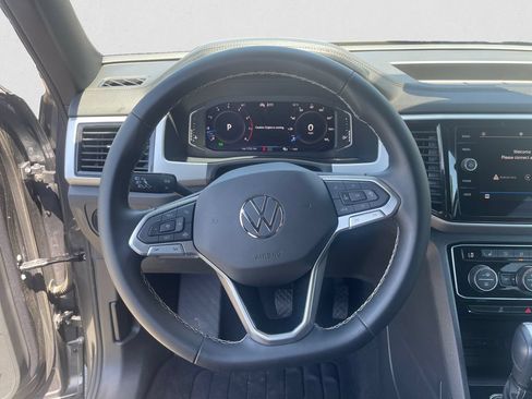 Certified 2023 Volkswagen Atlas Cross Sport SE w/ Panoramic Sunroof Package FWD image 12