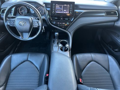 Used 2023 Toyota Camry SE image 12