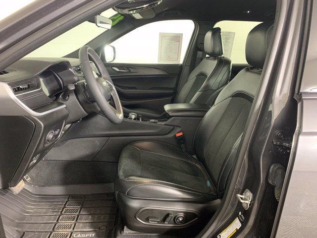 Used 2025 Jeep Grand Cherokee L Laredo AWD/4WD image 21