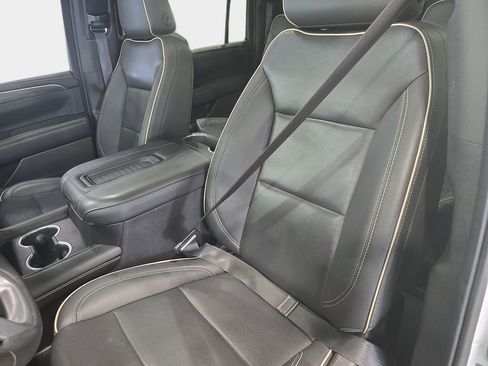 Used 2022 GMC Yukon XL SLT w/ SLT Premium Package RWD image 23