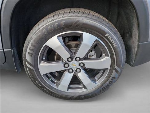 Used 2019 Chevrolet Traverse LT w/ LT Premium Package image 24