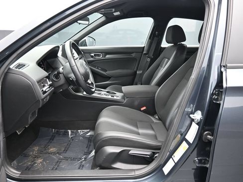 Used 2025 Honda Civic Sport image 18