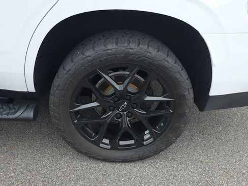 Used 2023 Chevrolet Tahoe Z71 w/ Luxury Package AWD/4WD image 10