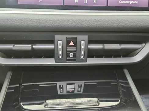 Used 2025 Porsche Cayenne w/ Premium Package image 51