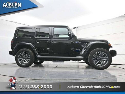 Used 2024 Jeep Wrangler High Altitude AWD/4WD image 25