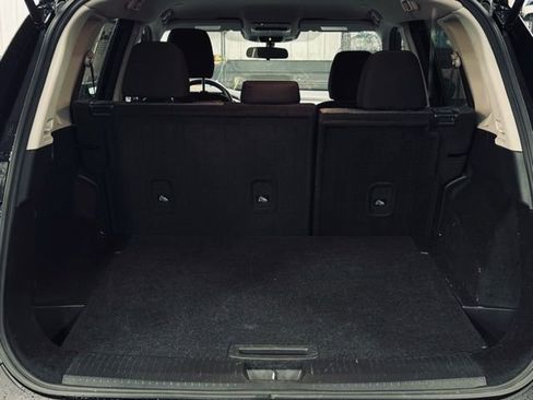 Used 2023 Nissan Rogue SV image 10