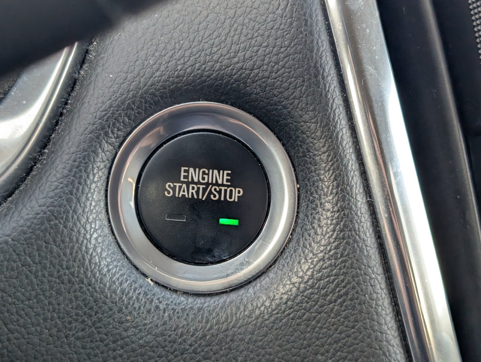 Used 2020 Chevrolet Traverse LT w/ LPO, Blackout Package AWD/4WD image 18