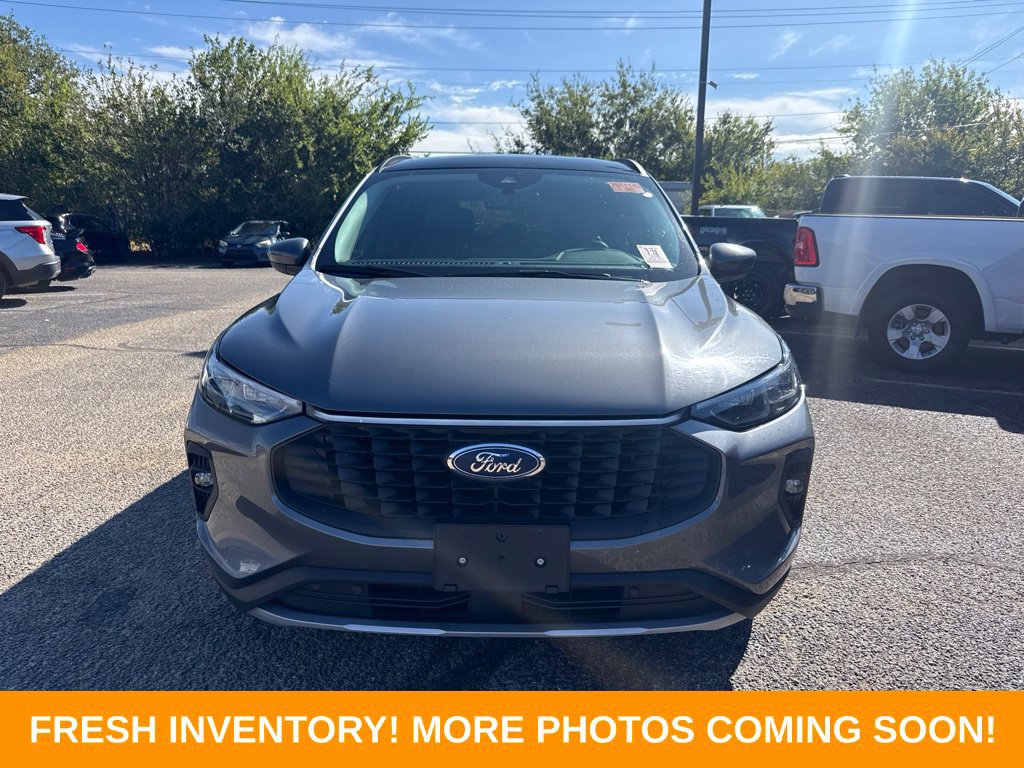 Certified 2025 Ford Escape Platinum AWD/4WD image 7