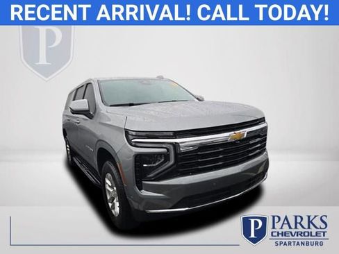 Certified 2025 Chevrolet Suburban LS image 1