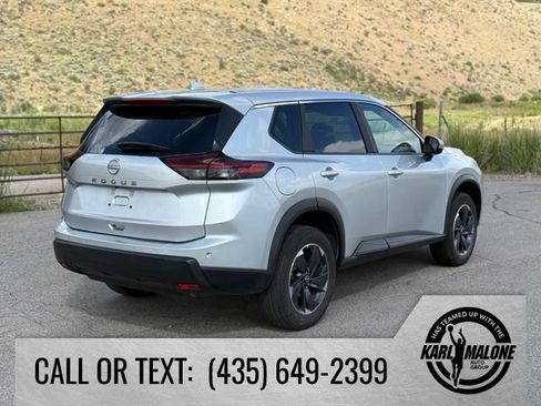 Used 2025 Nissan Rogue SV FWD image 6