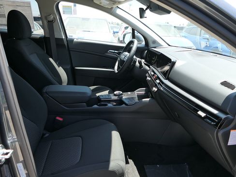 New 2026 Kia Sportage LX FWD image 23