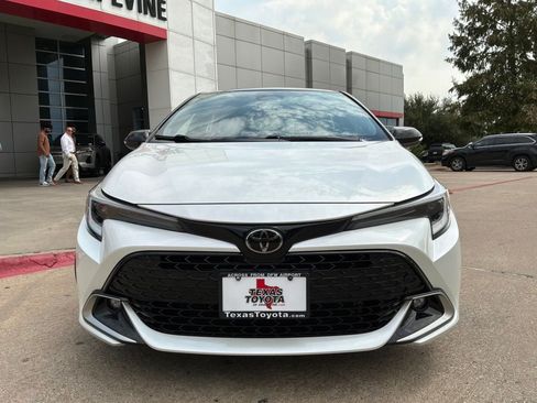 Used 2023 Toyota Corolla XSE FWD image 3