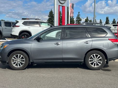 Used 2015 Nissan Pathfinder S image 6