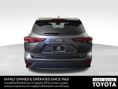 Used 2024 Toyota Highlander XLE image 8