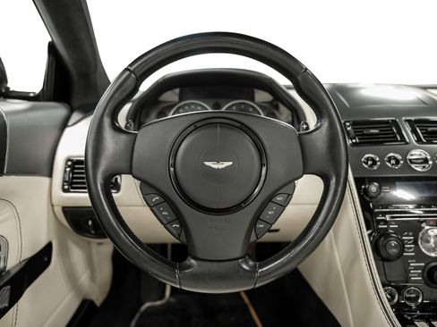 Used 2015 Aston Martin DB9 Volante image 4