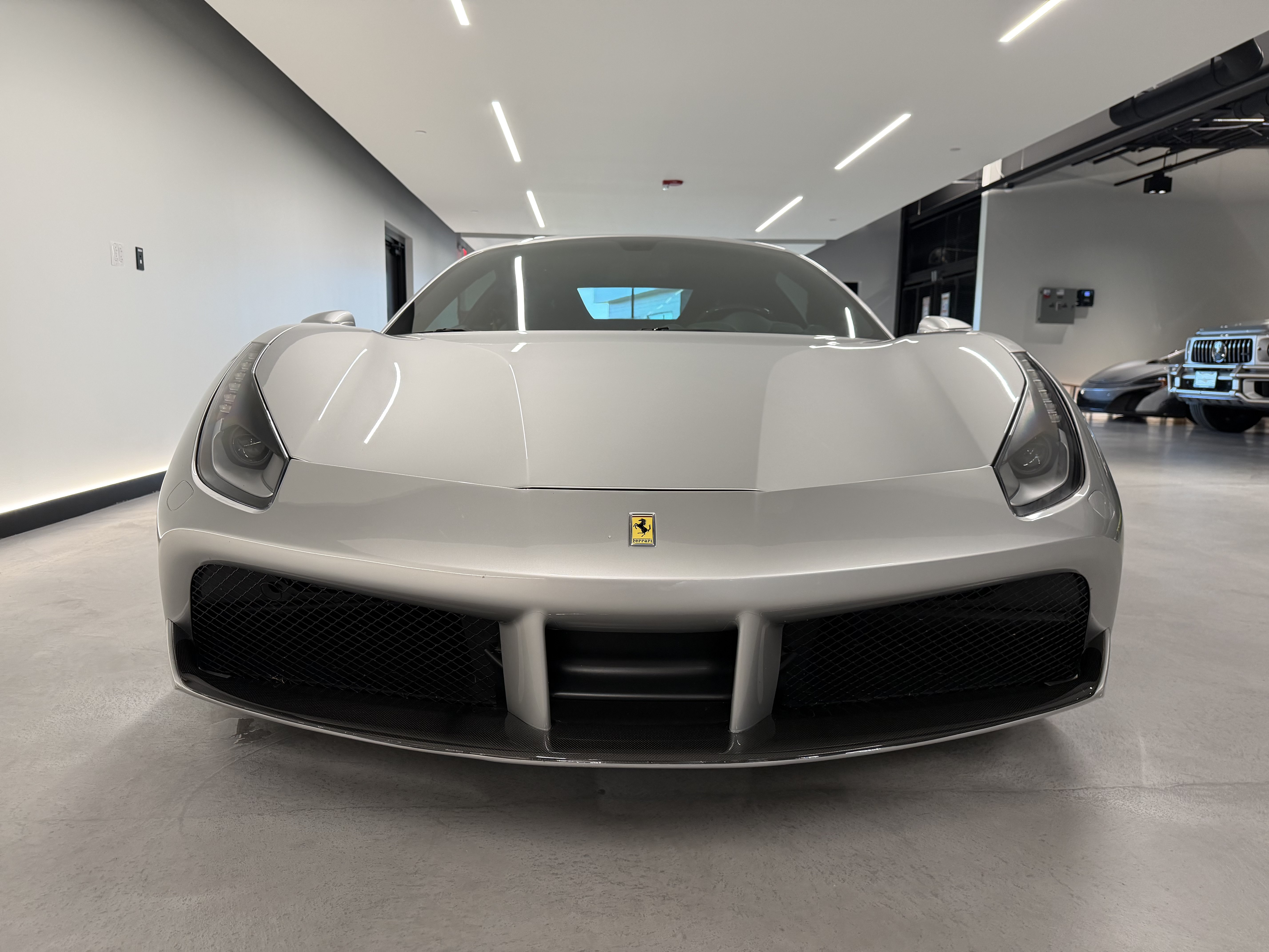 Used 2016 Ferrari 488 GTB RWD image 10