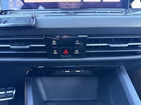 Used 2024 Volkswagen Golf R 2.0T image 24