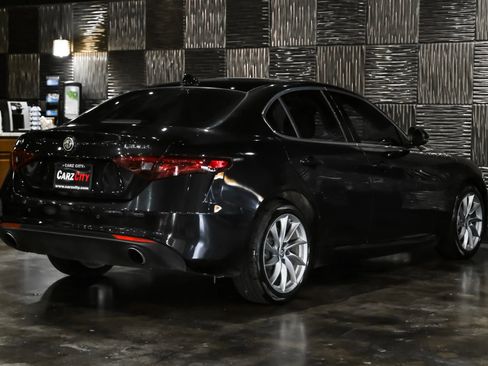 Used 2017 Alfa Romeo Giulia Sprint w/ Cold Weather Package image 9