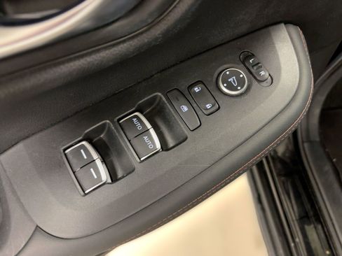 Used 2023 Honda HR-V Sport image 12