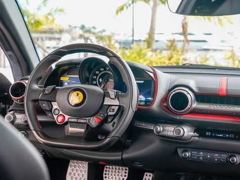 Used 2020 Ferrari 812 Superfast RWD image 75