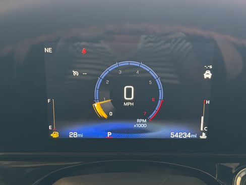 Used 2024 Chevrolet Trax RS FWD image 39