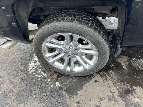 Used 2015 Chevrolet Silverado 1500 High Country w/ High Country Premium Package image 31