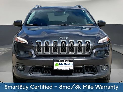 Used 2017 Jeep Cherokee Latitude w/ Cold Weather Group AWD/4WD image 2