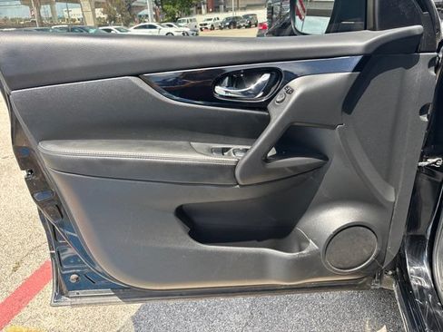 Used 2019 Nissan Rogue Sport SV w/ Technology Package FWD image 18