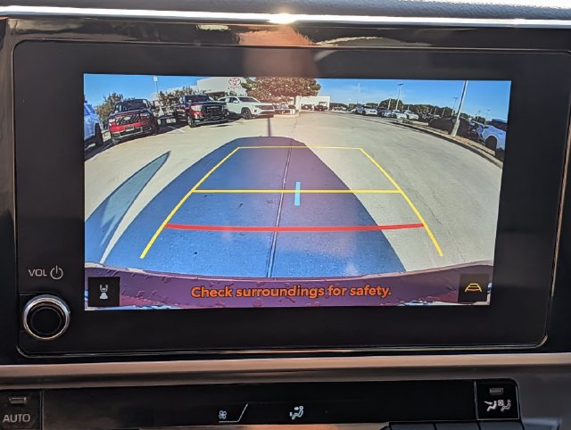 Used 2025 Toyota Camry SE w/ Convenience Package FWD image 17