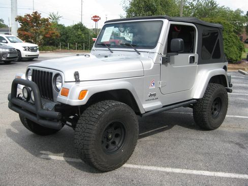 Used 2003 Jeep Wrangler X AWD/4WD image 4
