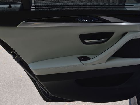 Used 2014 BMW M5 image 29