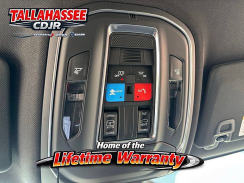 Used 2024 Jeep Grand Cherokee Laredo X w/ Trailer Tow Package AWD/4WD image 21