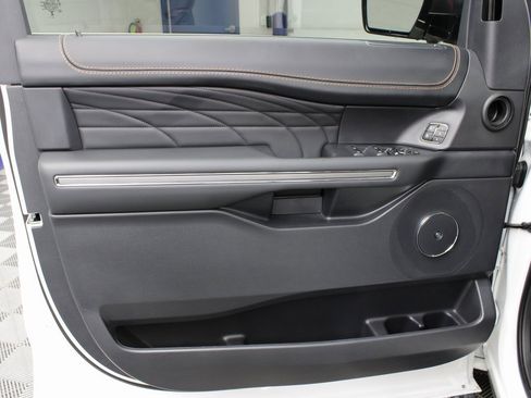 Used 2024 Ford Expedition Platinum image 73