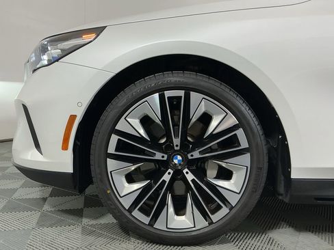 Certified 2025 BMW 530i w/ Premium Package RWD image 8