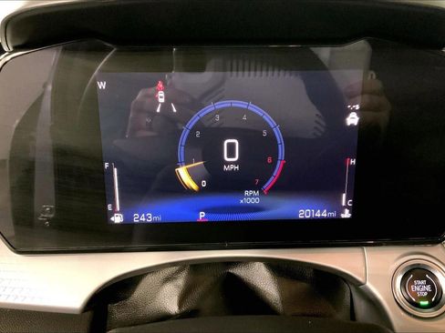 Used 2025 Chevrolet Trax LT w/ LT Convenience Package image 20