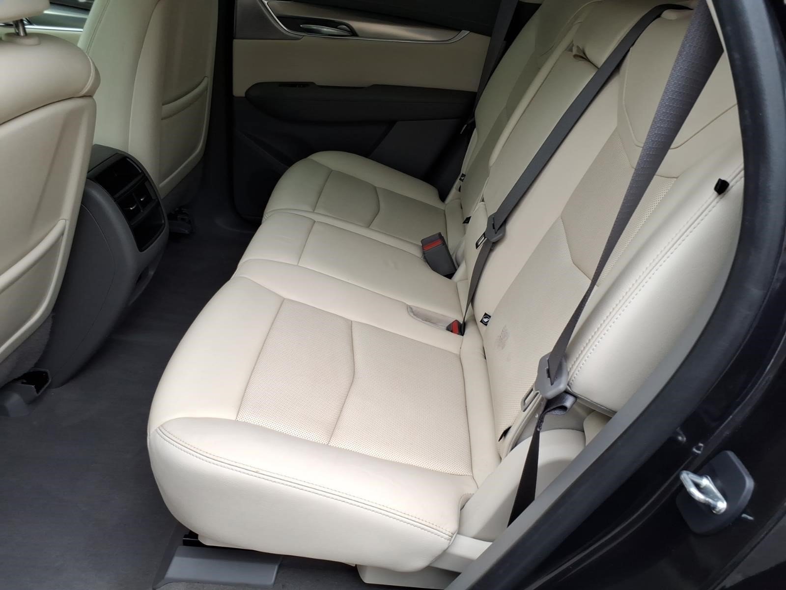 Used 2020 Cadillac XT5 Premium Luxury AWD/4WD image 8