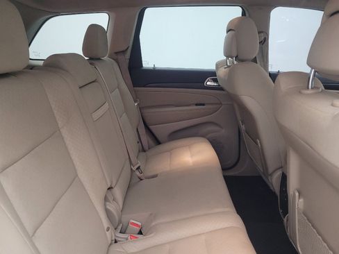 Used 2022 Jeep Grand Cherokee Laredo E AWD/4WD image 19