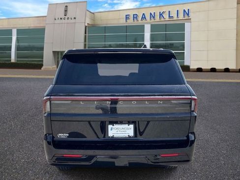 New 2026 Lincoln Navigator Premiere AWD/4WD image 6