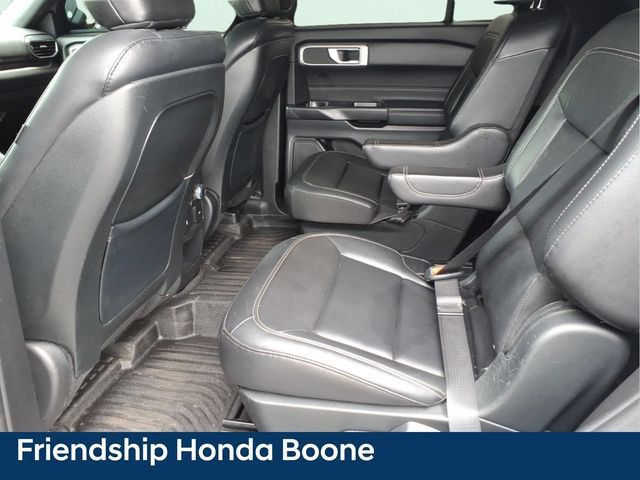 Used 2020 Ford Explorer XLT w/ Equipment Group 202A AWD/4WD image 16