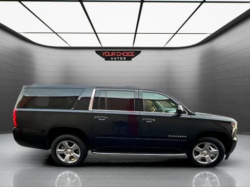 Used 2020 Chevrolet Suburban Premier AWD/4WD image 6