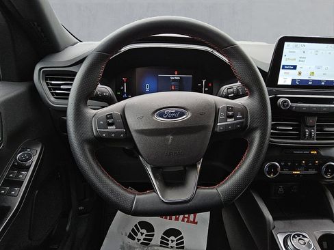 Used 2025 Ford Escape ST-Line image 12
