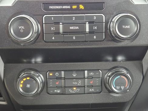 Used 2019 Ford F150 XLT w/ Equipment Group 302A Luxury AWD/4WD image 18