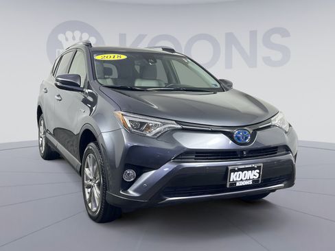 Used 2018 Toyota RAV4 Limited image 10
